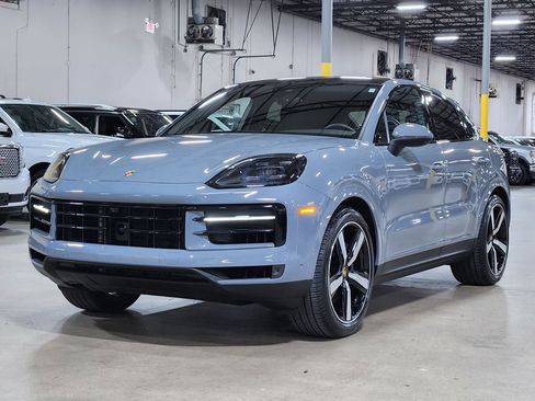 Used 2024 Porsche Cayenne image 4