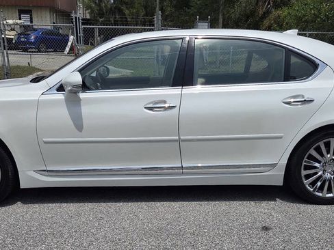 Used 2014 Lexus LS 460 L w/ Ultra Luxury Package RWD image 3