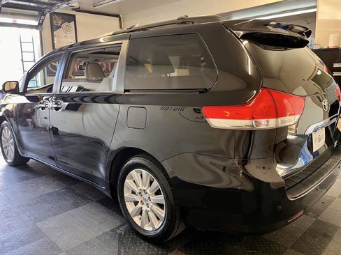 Used 2013 Toyota Sienna Limited w/ Premium Pkg image 5