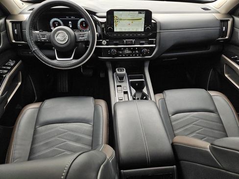 Certified 2024 Nissan Pathfinder Platinum image 16