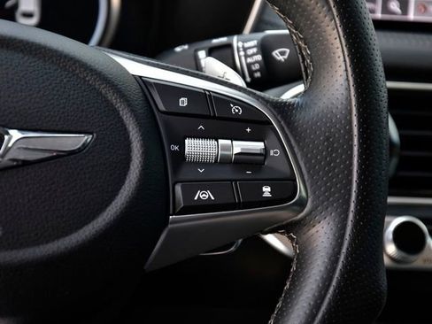 Used 2022 Genesis G70 3.3T RWD image 17