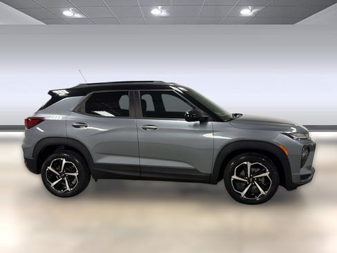 Used 2021 Chevrolet TrailBlazer RS w/ Technology Package FWD image 7