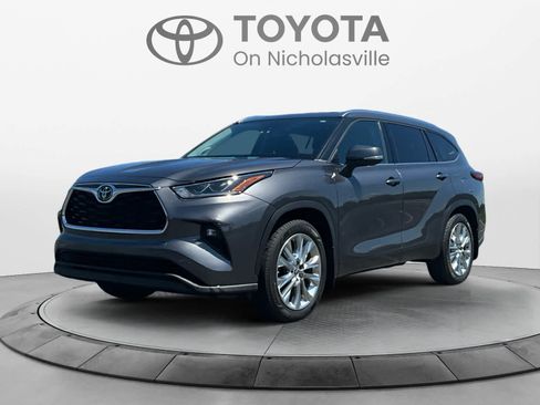 Used 2023 Toyota Highlander Limited AWD/4WD image 1