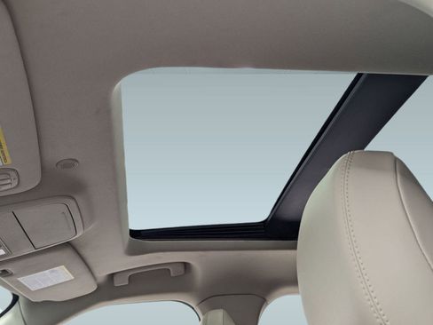 Used 2020 Ford Explorer Platinum w/ Premium Technology Package image 12