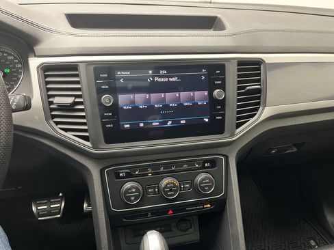 Used 2021 Volkswagen Atlas SE w/ Panoramic Sunroof Package image 18