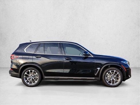 Used 2026 BMW X5 xDrive40i w/ Premium Package AWD/4WD image 4