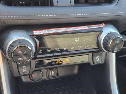 Certified 2025 Toyota RAV4 XLE w/ Convenience Package image 20