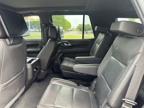 Used 2021 Chevrolet Tahoe Z71 w/ Z71 Signature Package AWD/4WD image 17