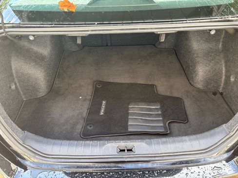 Used 2025 Nissan Altima 2.5 SV FWD image 28