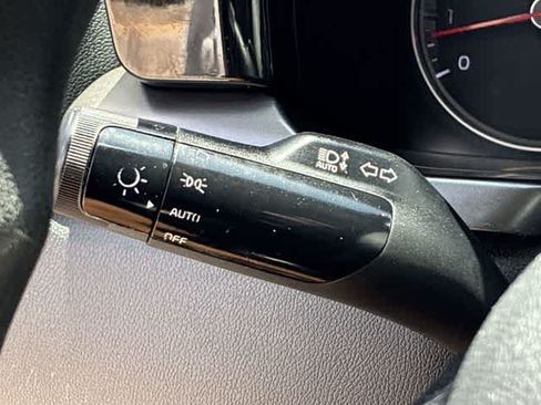 Used 2021 Kia Sorento LX FWD image 27