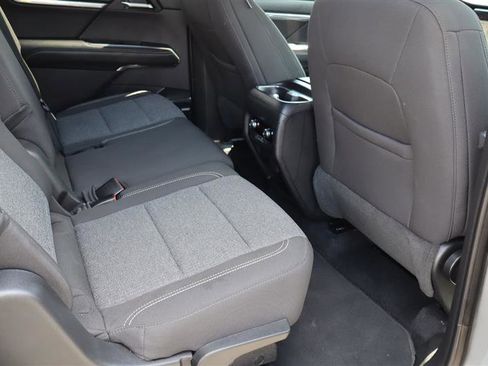 Used 2025 GMC Acadia Elevation image 15