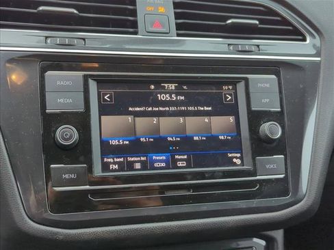 Used 2020 Volkswagen Tiguan S image 16