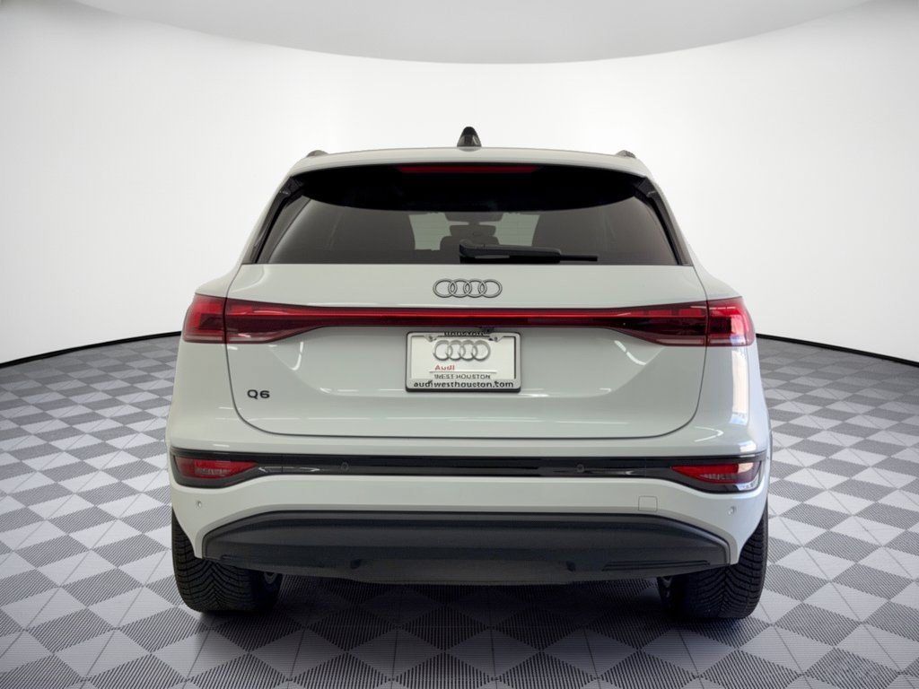 Used 2025 Audi Q6 e-tron Premium Plus w/ Premium Plus AWD/4WD image 11