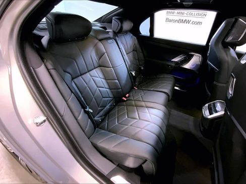 Used 2023 BMW 760i xDrive AWD/4WD image 20