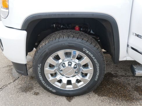 Used 2019 GMC Sierra 2500 Denali w/ Duramax Plus Package image 24