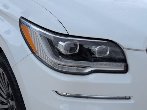 Used 2022 Lincoln Navigator L Reserve image 11