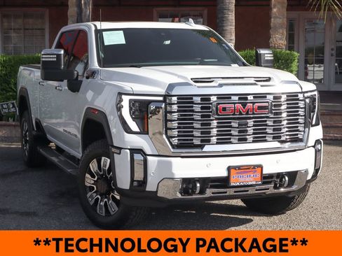 Used 2024 GMC Sierra 2500 Denali w/ Denali Reserve Package AWD/4WD image 2