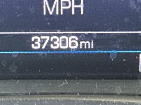 Used 2022 GMC Terrain SLE w/ Elevation Edition image 32