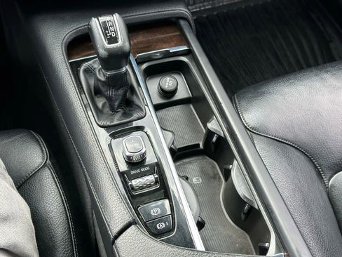 Used 2016 Volvo XC90 T6 Momentum w/ Protection Package Plus image 45