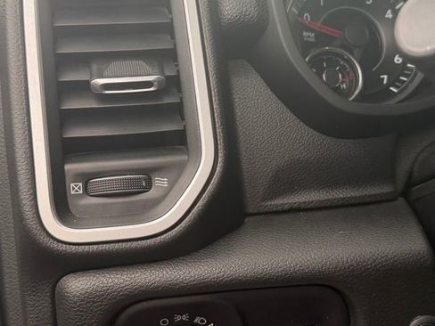 Used 2022 RAM 2500 Big Horn AWD/4WD image 15