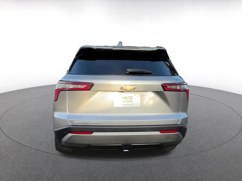 Used 2025 Chevrolet Equinox LT image 12