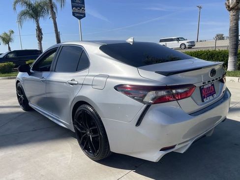 Used 2022 Toyota Camry SE image 6