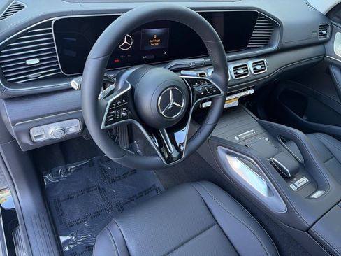 Used 2026 Mercedes-Benz GLS 450 4MATIC image 4