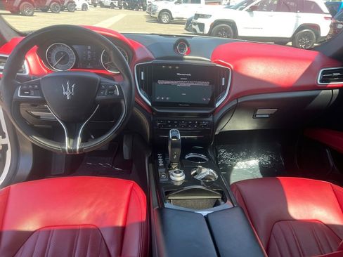Used 2021 Maserati Ghibli RWD image 24