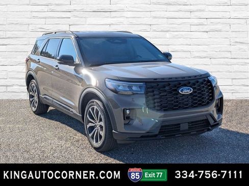 New 2026 Ford Explorer ST-Line RWD image 3