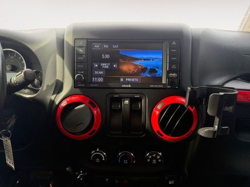 Used 2018 Jeep Wrangler Sport image 6