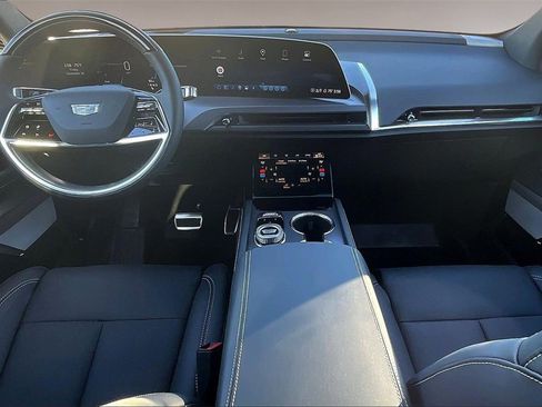 New 2026 Cadillac Vistiq Sport image 5