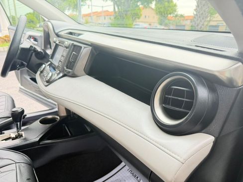 Used 2015 Toyota RAV4 XLE FWD image 31