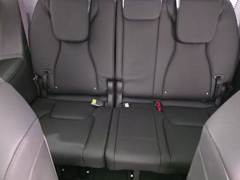 Used 2025 Kia Carnival SX Prestige FWD image 36