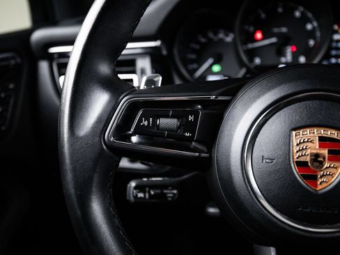 Certified 2023 Porsche Macan AWD/4WD image 17