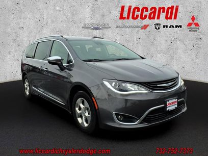 Used 2018 Chrysler Pacifica Limited w/ Advanced Safetytec Group