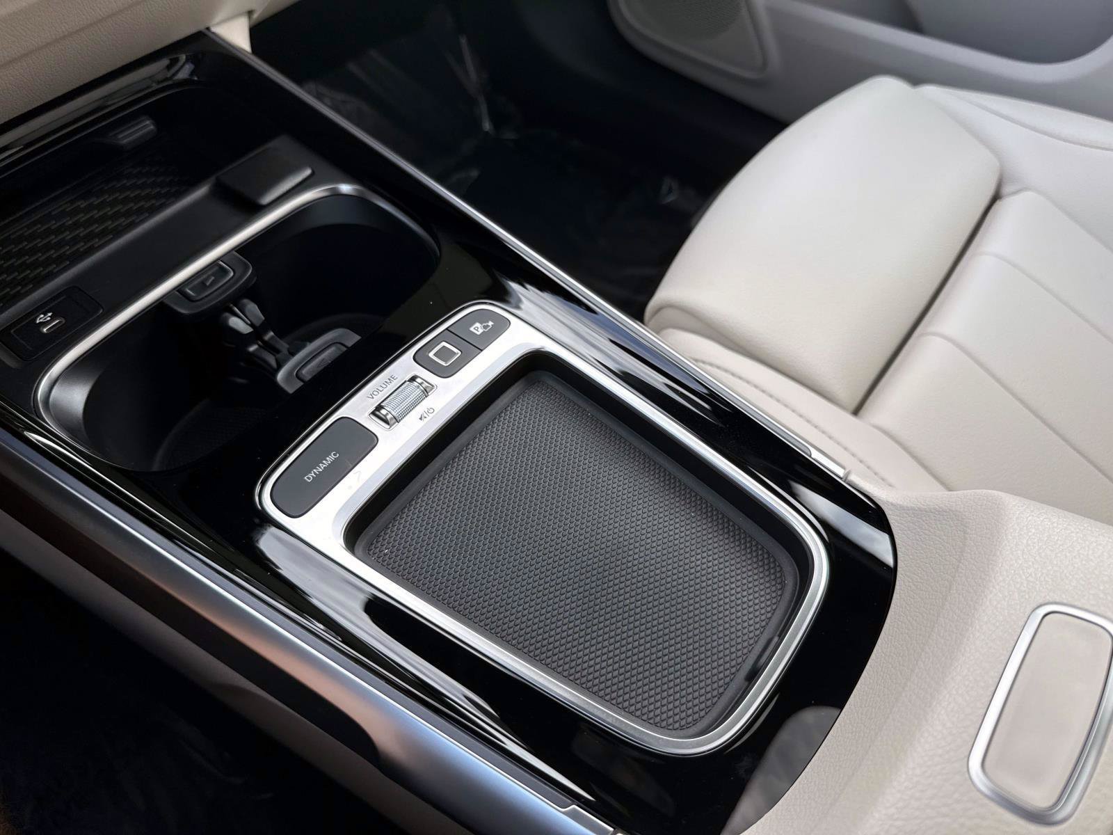 Certified 2025 Mercedes-Benz GLB 250 image 28