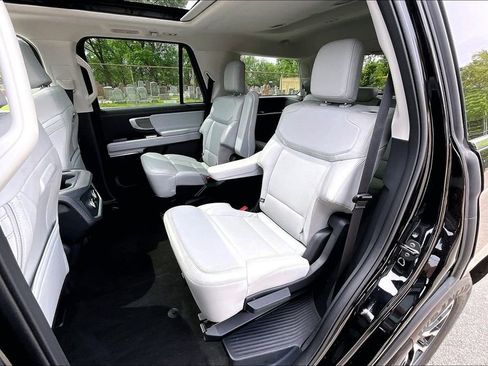 Certified 2025 Ford Expedition Platinum AWD/4WD image 25