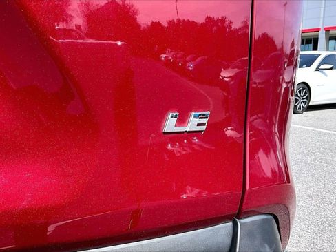 Used 2021 Toyota RAV4 LE image 21