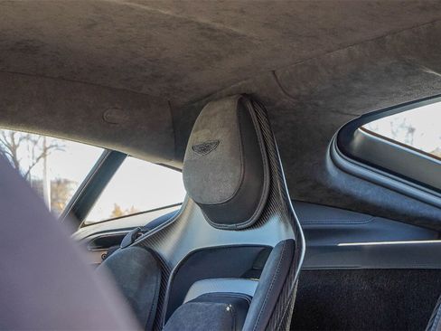 Used 2023 Aston Martin V8 Vantage Coupe image 22