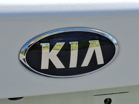 Used 2020 Kia Optima LX image 30