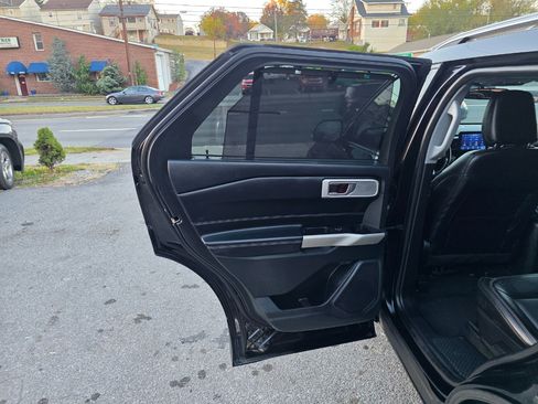 Used 2022 Ford Explorer Limited w/ Hybrid Equipment Group 310A image 12