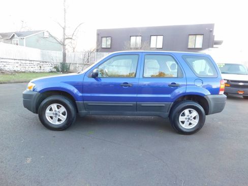 Used 2005 Ford Escape XLS image 15
