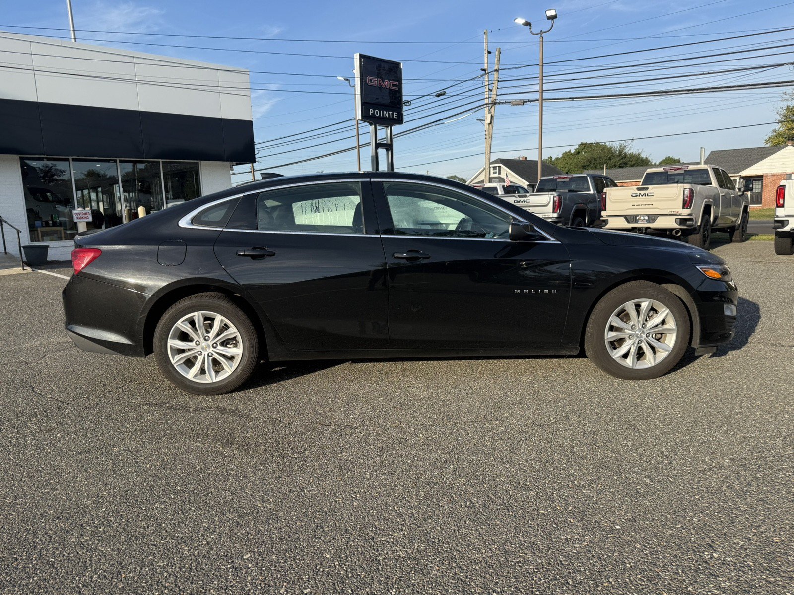 Used 2025 Chevrolet Malibu LT FWD image 2