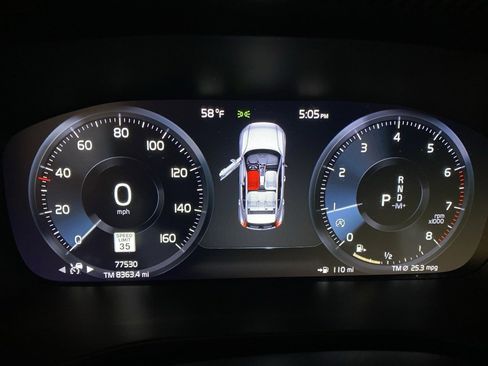 Used 2019 Volvo XC40 T5 Momentum image 17