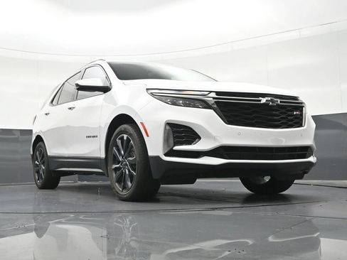 Used 2023 Chevrolet Equinox RS FWD image 30