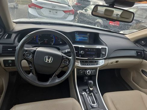 Used 2015 Honda Accord Touring image 9