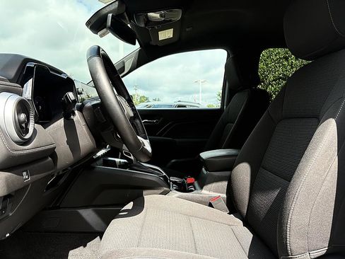 Used 2025 Chevrolet Colorado LT w/ Advanced Trailering Package AWD/4WD image 9