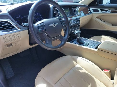 Used 2018 Genesis G80 3.8 RWD image 15