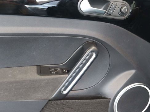 Used 2018 Volkswagen Beetle 2.0T Coast w/ Coast Lighting Package image 10