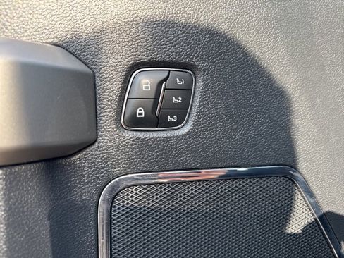 Used 2022 Ford F250 Lariat w/ Tremor Off-Road Package image 14